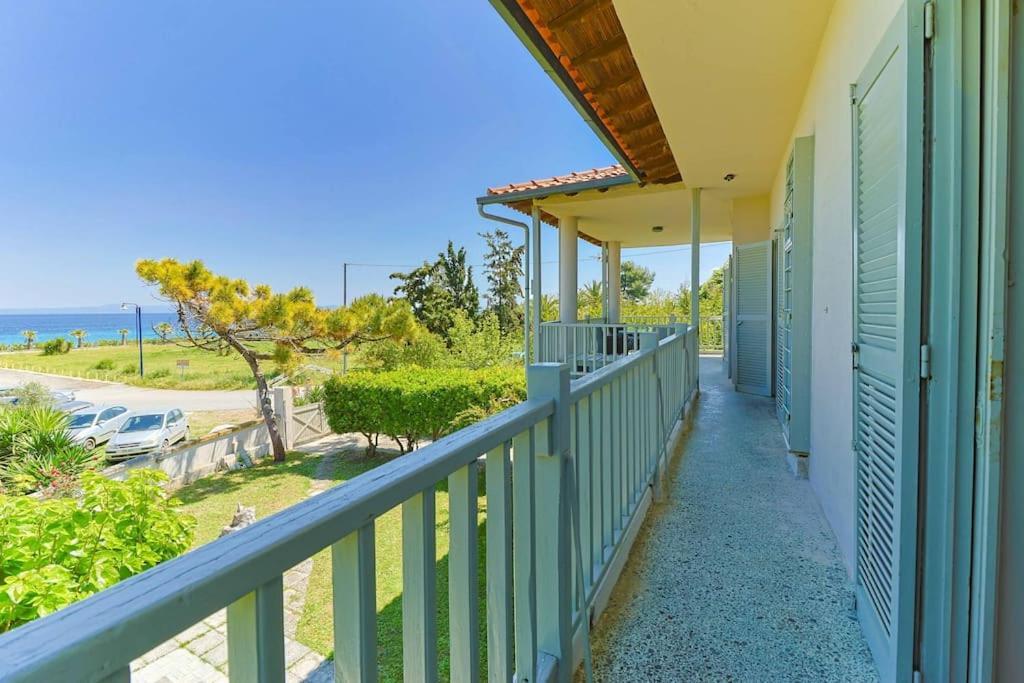 The Bright House By The Sea Villa Afytos Exterior photo